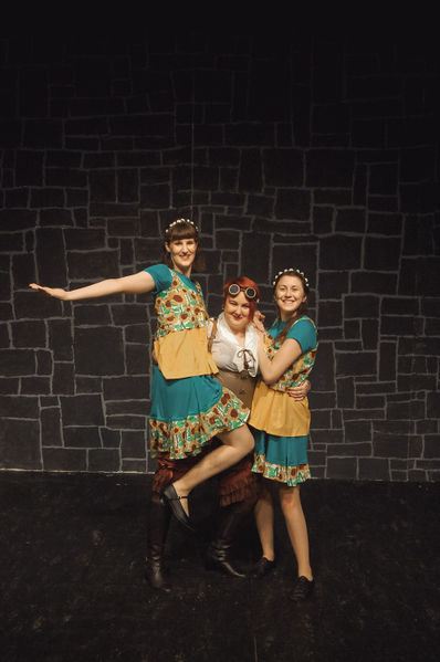 File:Rhona Abby Amber.jpg